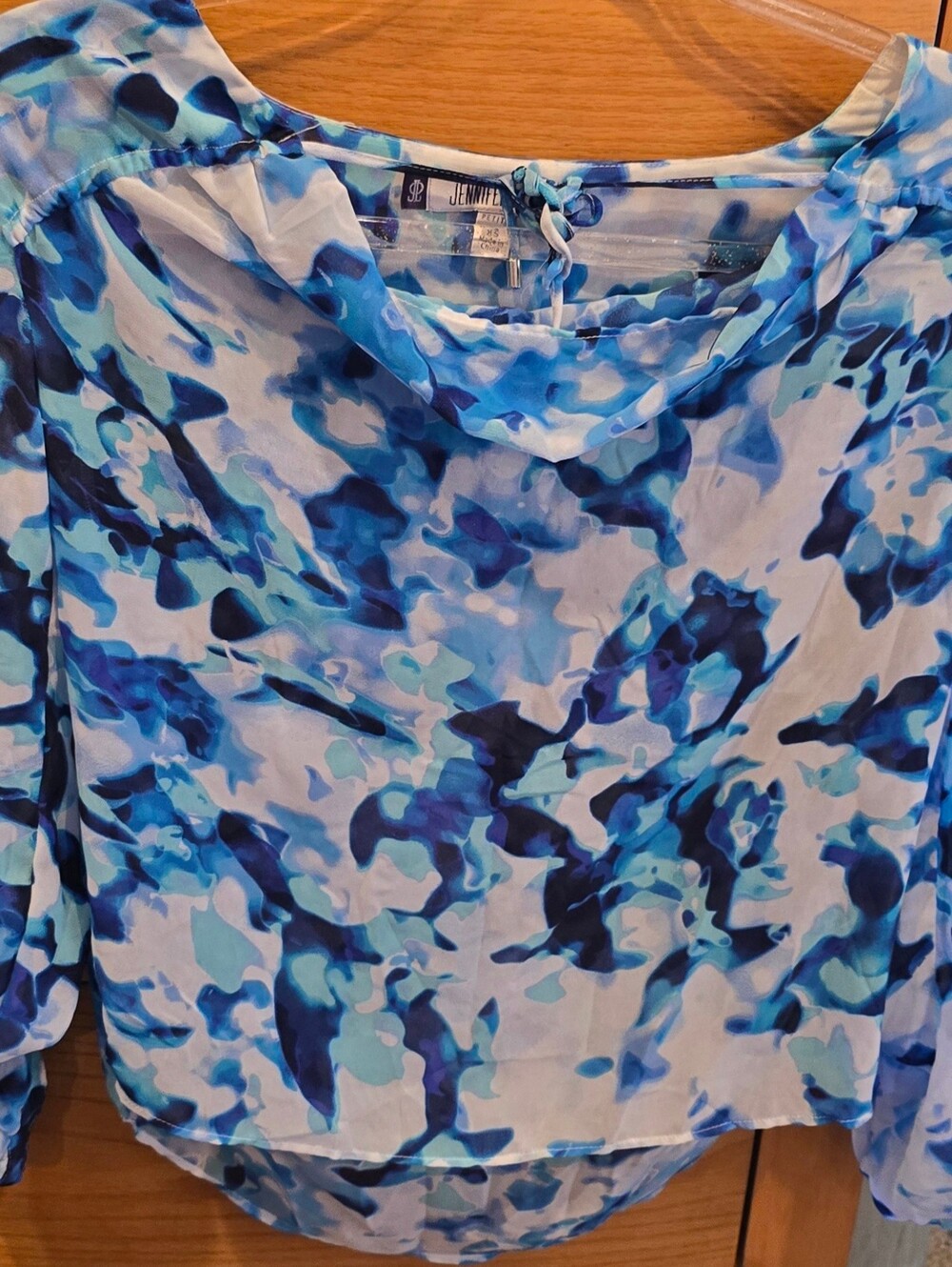 Jennifer Lopez Blue Watercolor Print Women’s XS Petite Blouse, Like New